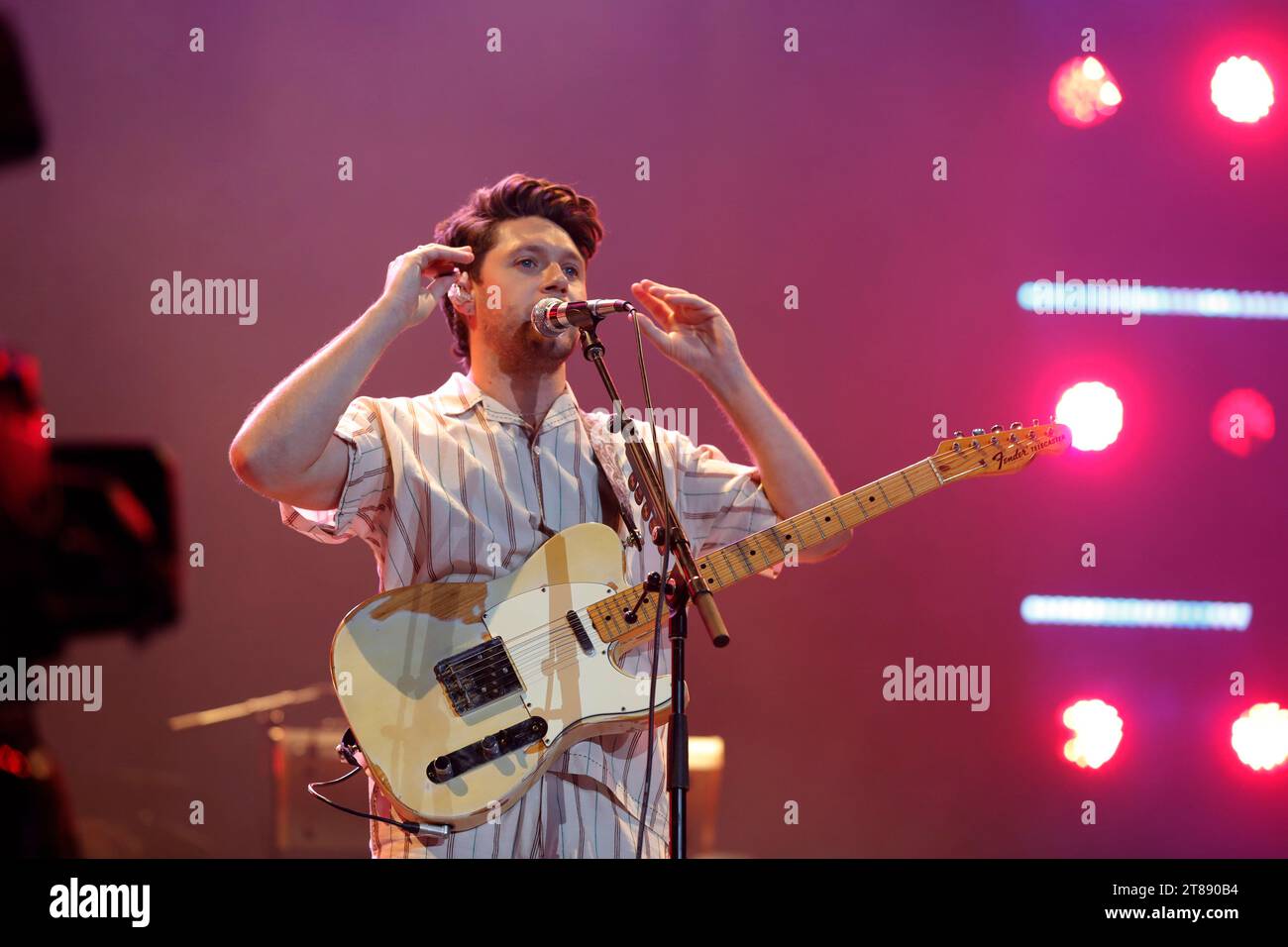 Città del Messico, Messico. 18 novembre 2023. 18 novembre 2023, città del Messico, Messico: La cantante irlandese Niall Horan si esibisce sul palco durante il secondo giorno del Corona Capital 2023 Music Festival all'autodromo Hermanos Rodriguez. Il 18 novembre 2023 a città del Messico, Messico. (Foto di Essene Hernandez/ Credit: Eyepix Group/Alamy Live News Foto Stock