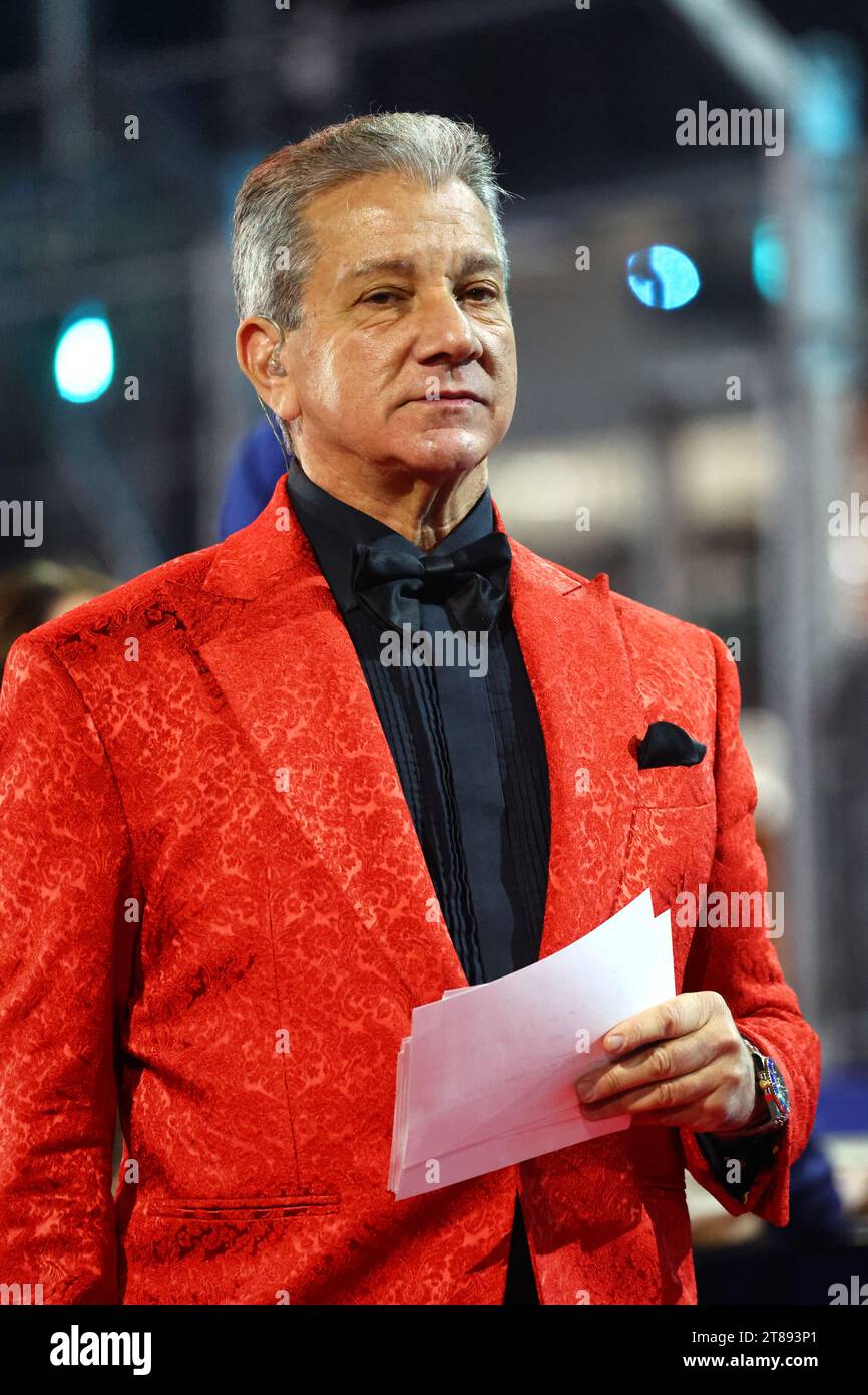 Las Vegas, Stati Uniti. 18 novembre 2023. Bruce buffer (USA) annunciatore alla sfilata dei piloti. 18.11.2023. Campionato del mondo di Formula 1, Rd 22, Gran Premio di Las Vegas, Las Vegas, Nevada, USA, Race Day. Il credito fotografico dovrebbe essere: XPB/Press Association Images. Credito: XPB Images Ltd/Alamy Live News Foto Stock