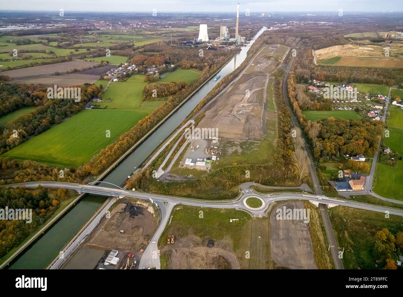 Veduta aerea, Wasserstadt Aden, sul canale Datteln-Hamm, area di costruzione di un quartiere urbano progettato sul sito dell'ex miniera Haus Aden, Foto Stock