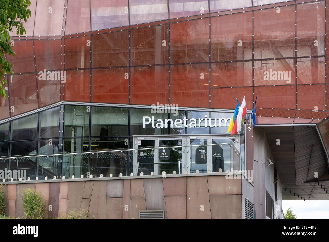 Ingresso all'edificio del planetario di Varsavia. Museo delle scienze Copernicus. Polonia, Varsavia - 27 luglio 2023. Foto Stock