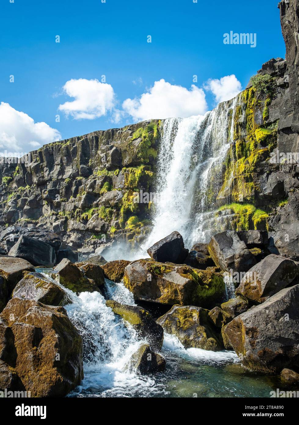 Cascata Oxarfoss a Thingvellir, Islanda, una delle principali attrazioni del percorso turistico del cerchio d'Oro - Islanda sudoccidentale. Foto Stock