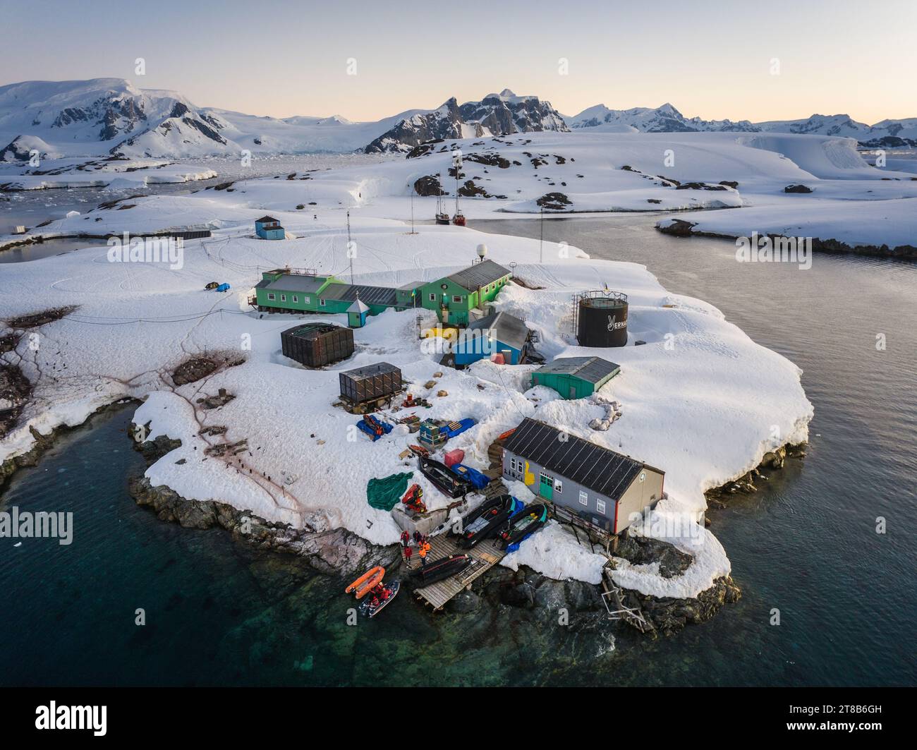 Base di ricerca Ucraina Vernadsky sull'isola di Galindez nelle Isole argentine, Antartide Foto Stock