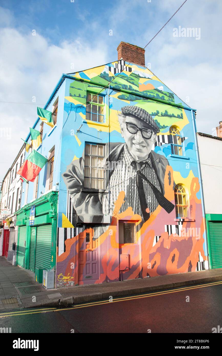 Murale Paddy Kavanagh a Carrickmacross, Irlanda Foto Stock