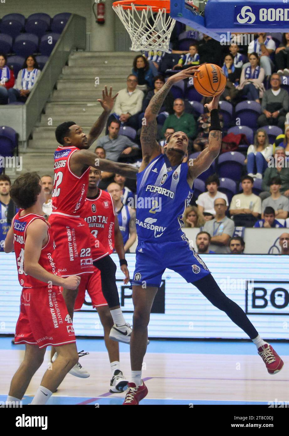 Porto, 17/11/2023 - il Futebol Clube do Porto ha ospitato questa sera l'Imortal Basket Club, all'Pavilhão do Dragão Arena, in una partita che conta per il 7° turno - Liga Portuguesa Basquetebol - 2023/2024. (José Carmo / immagini globali) Foto Stock