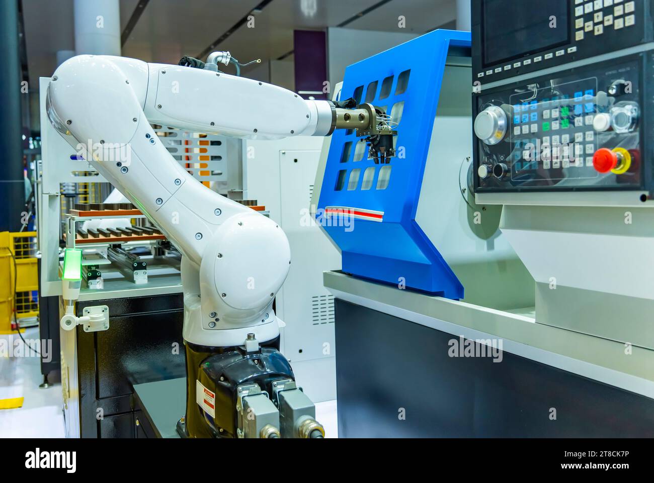 Manipolatore braccio robotico, produzione, ingegneria, futuristica, intelligenza artificiale, concetto tecnologico Foto Stock