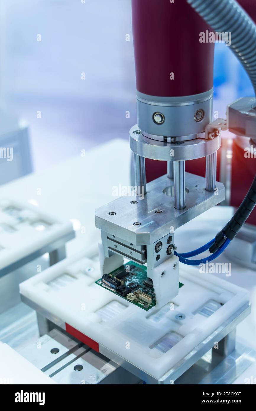 Macchina robotica strumento nella fabbricazione industriale factory,smart factory industry 4.0 concetto. Foto Stock