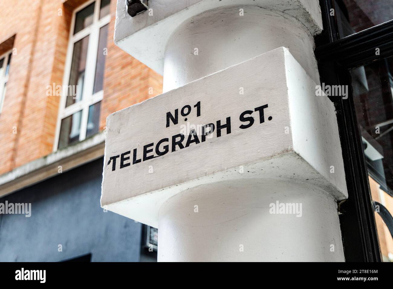 Cartello stradale per No 1 Telegraph Street in the Square Mile, City of London, England Foto Stock