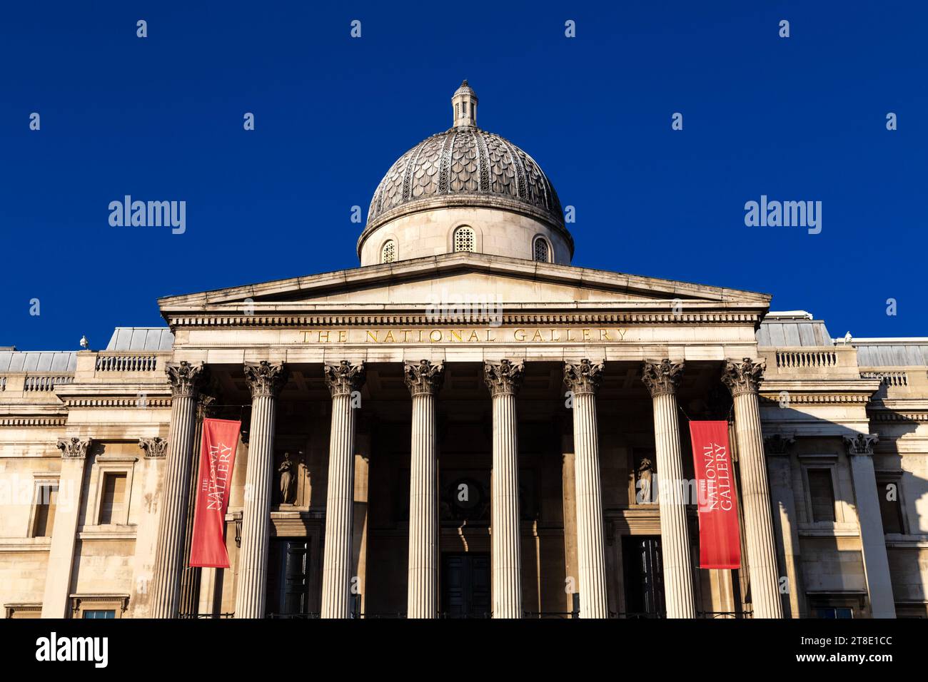 Esterno della National Gallery in Trafalgar Square, London, Regno Unito Foto Stock