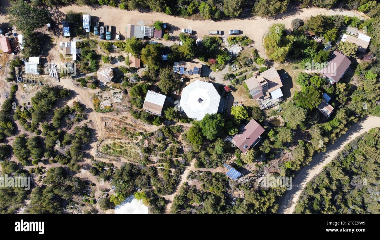 Vista dall'alto con drone. Forme e dimensioni astratte, sfumature di colore, geometrie Foto Stock