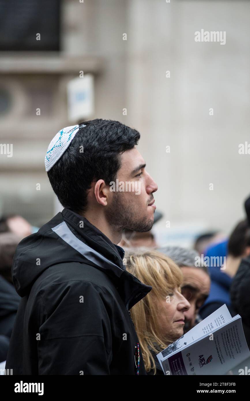 Uomo ebreo all'AJEX Annual Parade & Ceremony al Cenotaph in onore dei membri ebrei delle forze armate britanniche, Londra, Regno Unito Foto Stock