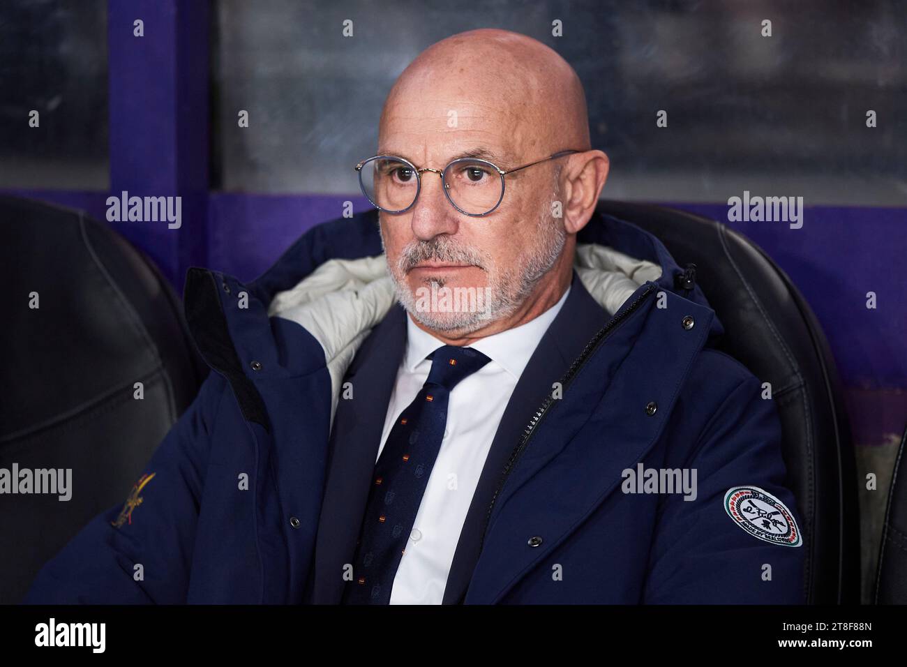 Il capo-allenatore spagnolo Luis de la Fuente guarda durante la partita di qualificazione a Euro 2024 tra Spagna e Georgia, gruppo A, data 10, giocata a Jose Zor Foto Stock