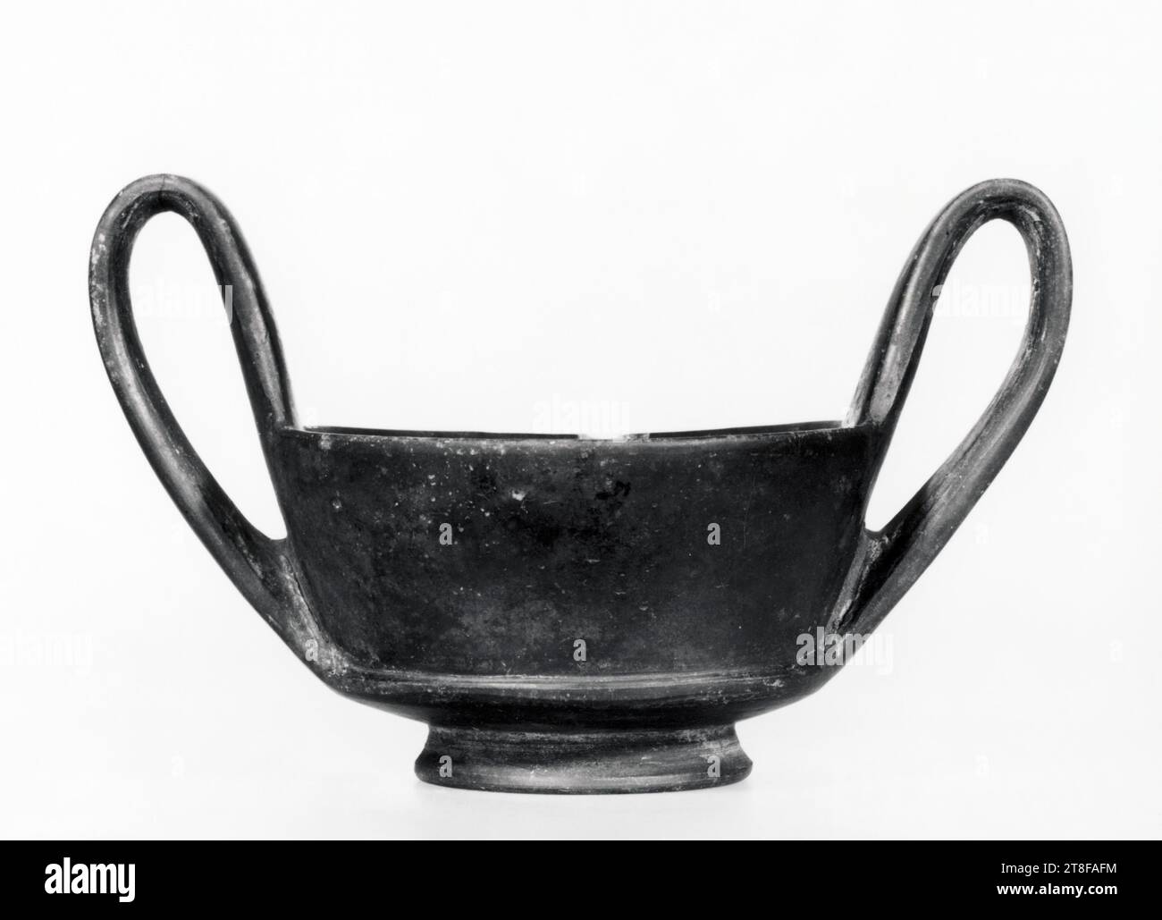 Kantharos, 575 a.C. - 500 a.C., container, Vessel, Kantharos, Bucchero, Fired, modelled, Pottery, Ceramics, Etruscan (720 a.C. - 89 Foto Stock
