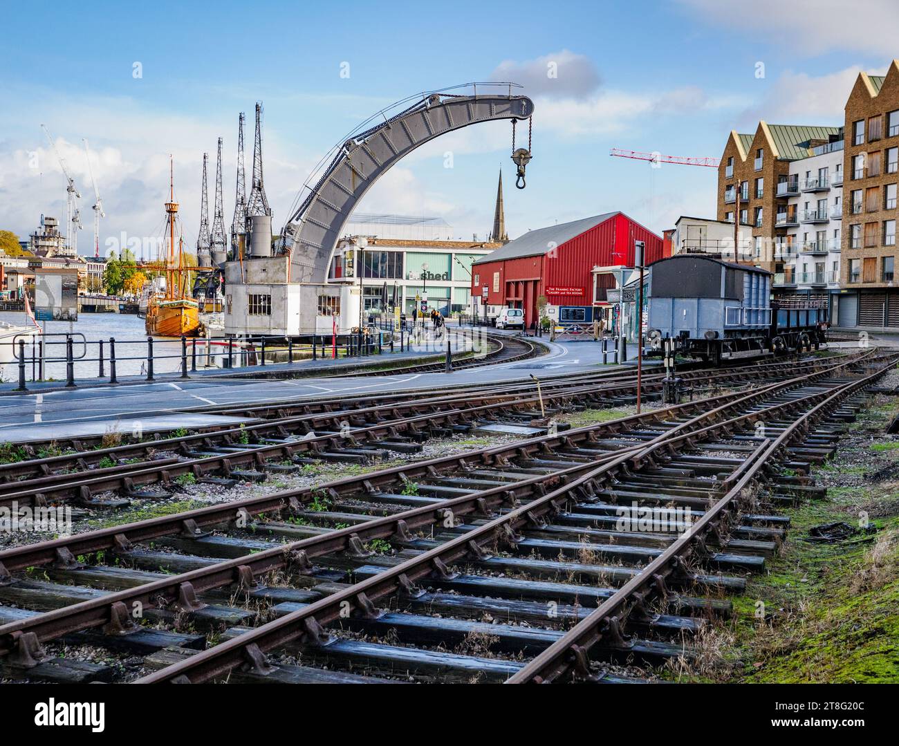 Ferrovia del porto di Bristol e gru a vapore Fairbairn sul porto galleggiante di Bristol Foto Stock