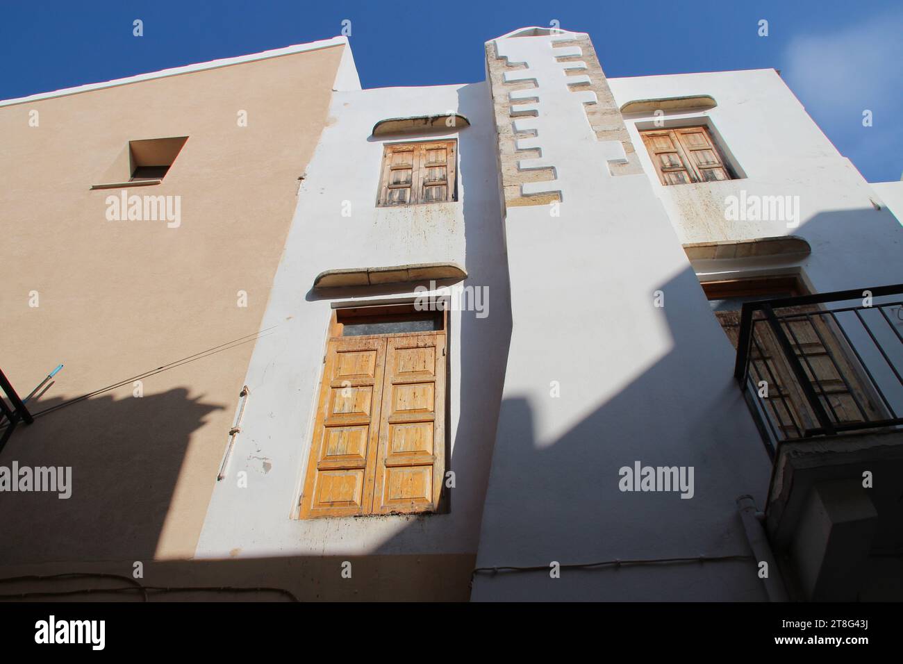 vecchia casa o edificio residenziale a rethymno a creta in grecia Foto Stock