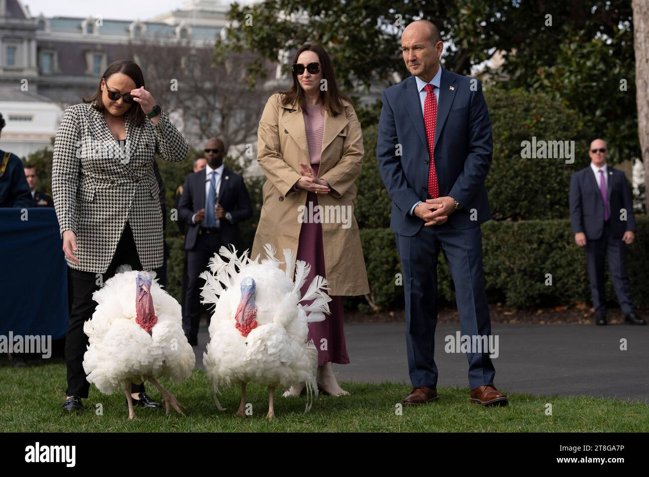 Washington, Stati Uniti d'America. 20 novembre 2023. "Liberty" e Bell" partecipano a una cerimonia di grazia per il Ringraziamento Nazionale della Turchia alla Casa Bianca di Washington DC, mercoledì 20 novembre 2023. Credito: Chris Kleponis/Pool/Sipa USA credito: SIPA USA/Alamy Live News Foto Stock