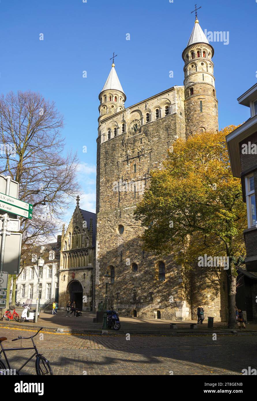 Basilica di nostra Signora, chiesa cattolica in Onze lieve vrouweplein, Piazza di nostra Signora, Maastricht, Limburgo, Paesi Bassi. Foto Stock