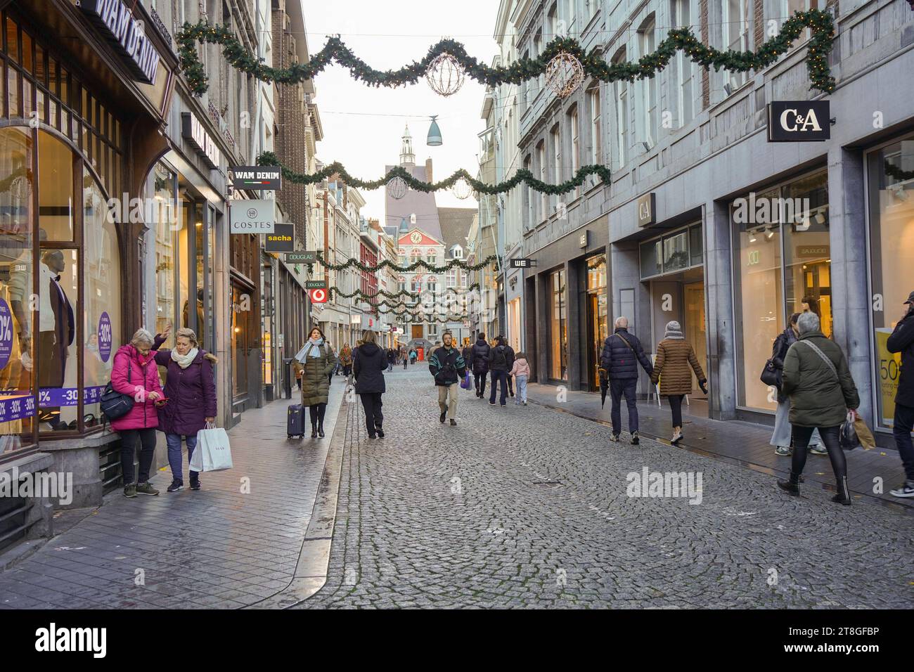 Via Grote staat, centro commerciale, strada pedonale a Maastricht, Limburgo, Paesi Bassi. Foto Stock