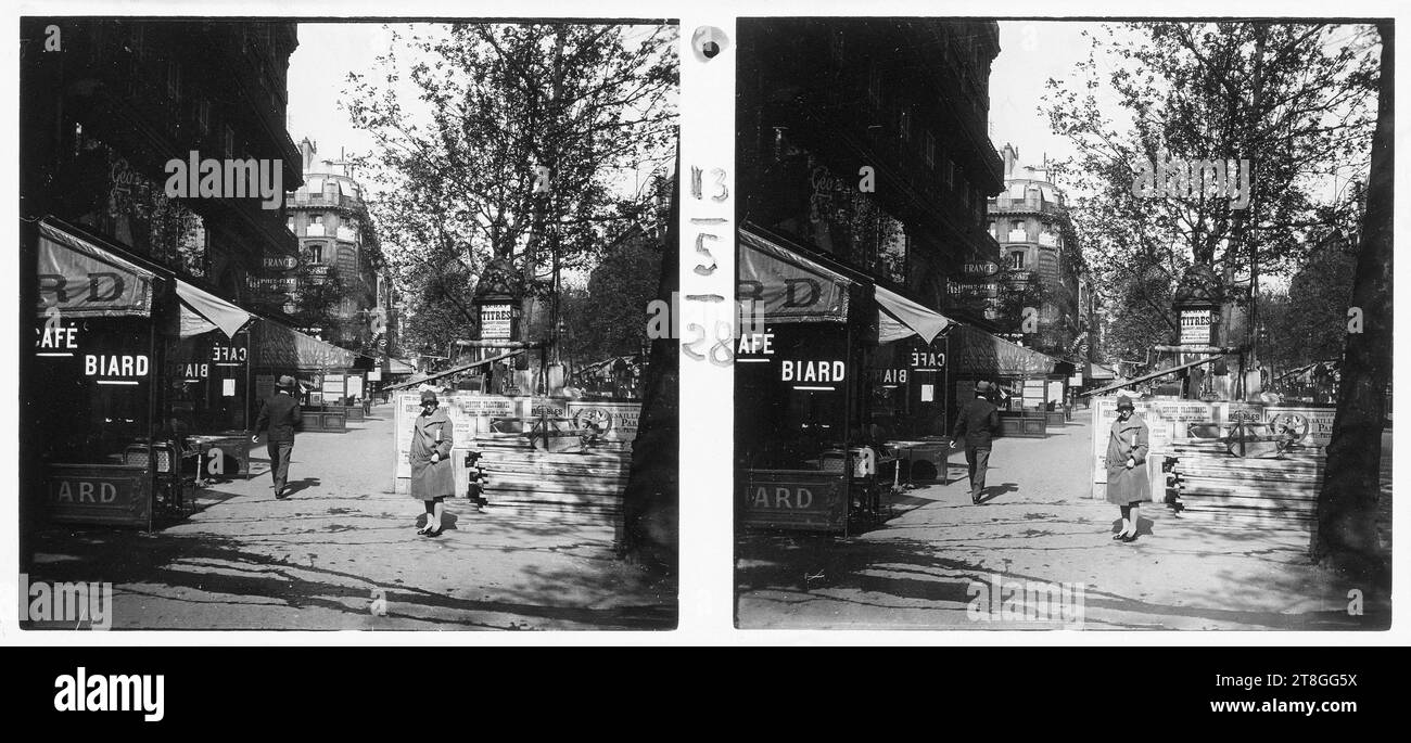 Street scene, Parigi (Boulevard de Sébastopol ?), fotografo, nel 1928, Arti grafiche, Fotografia, lastra di vetro fotografica, vista stereoscopica, Parigi, dimensioni - Opera: altezza: 5,4 cm, larghezza: 11,9 cm, dimensioni - montaggio:, altezza: 5,9 cm, larghezza: 12,9 cm Foto Stock