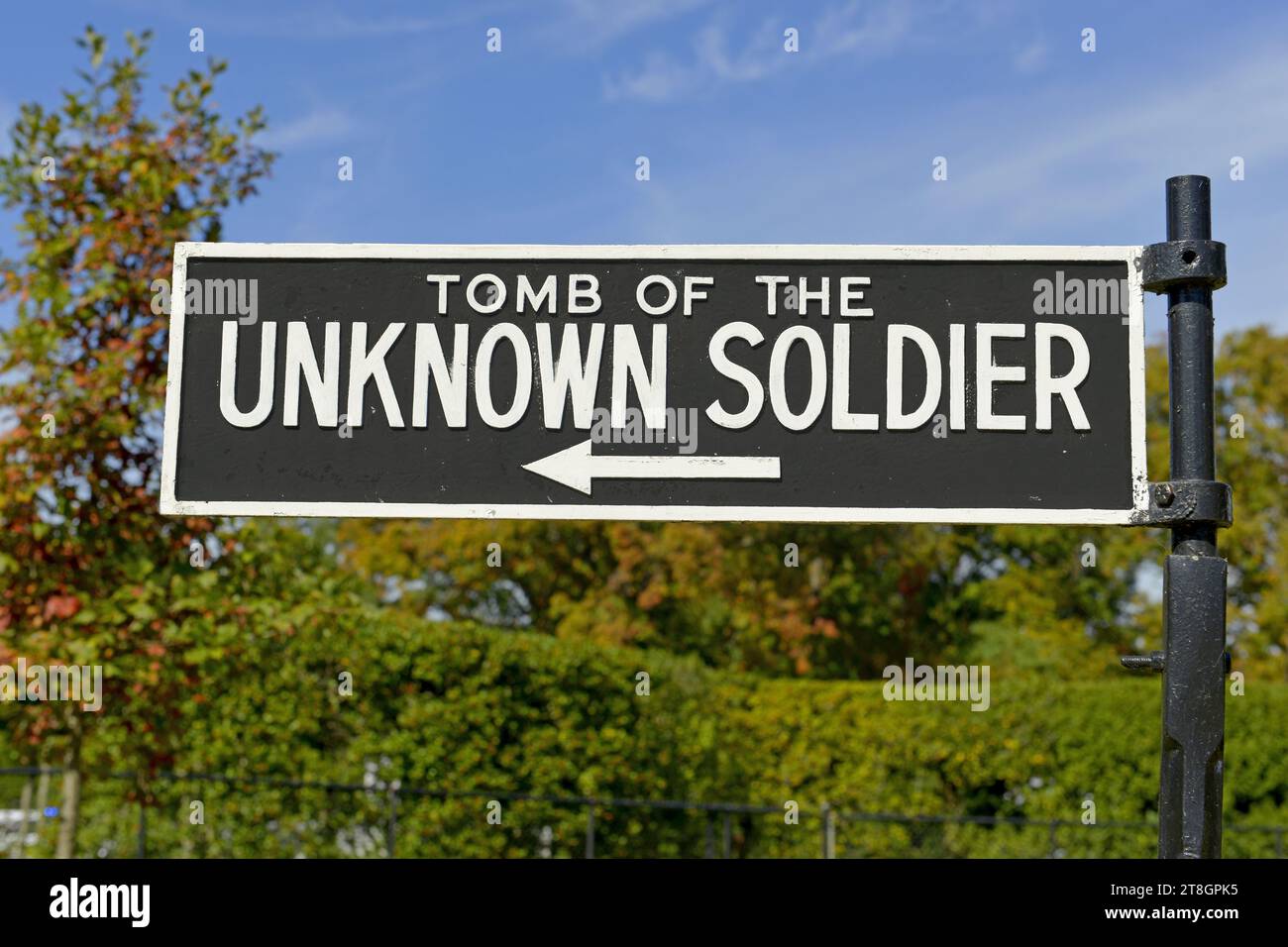 Indicazioni stradali per la tomba del Milite Ignoto presso il cimitero nazionale di Arlington in Virginia Foto Stock