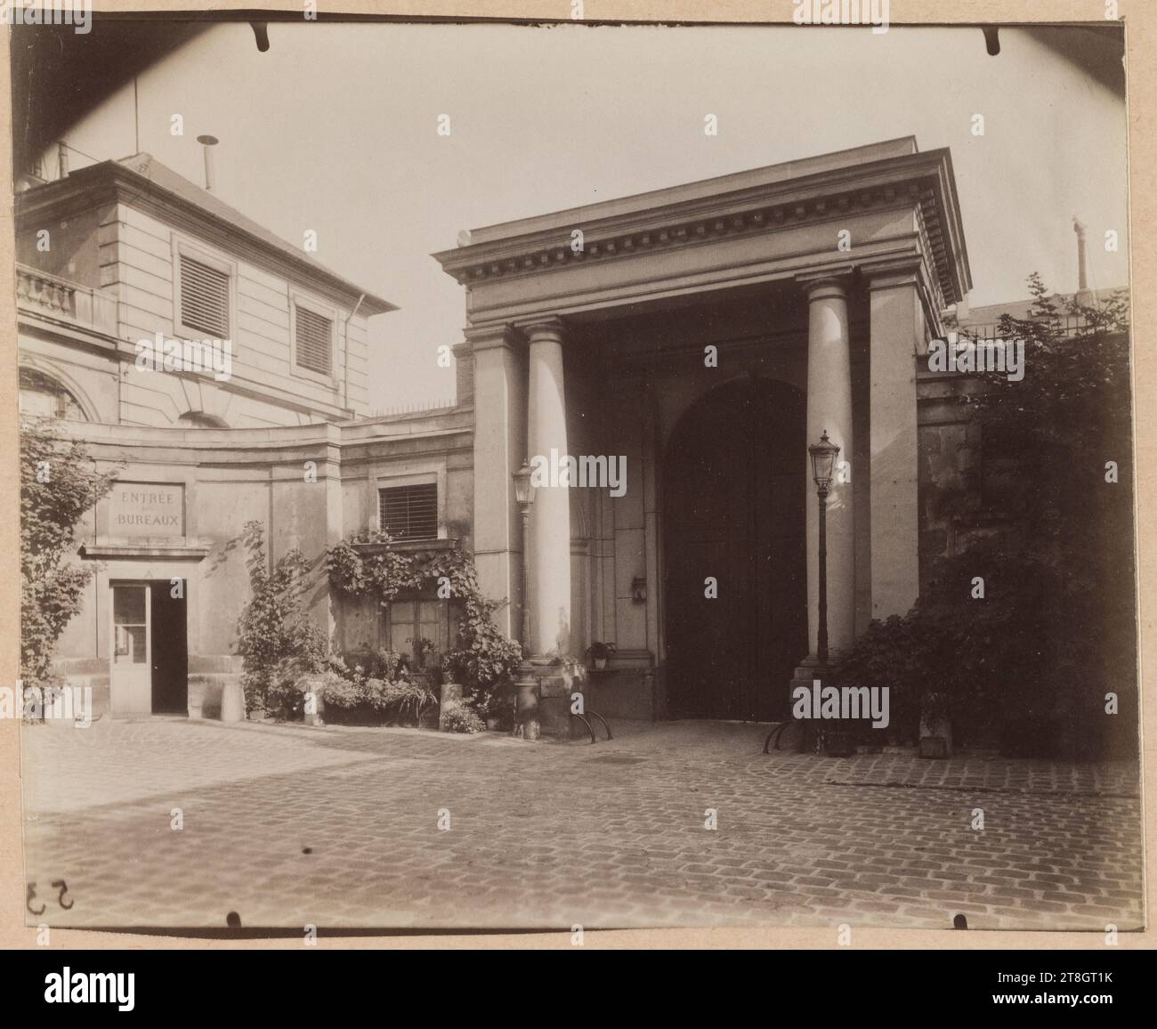 Hôtel du Châtelet, Ministry of Economic Affairs, ex Chanac hotel, 7th arrondissement, Paris, Atget, Eugène (Jean Eugène Auguste Atget), fotografo, Fotografia, arti grafiche, stampa in albume, dimensioni - lavoro: altezza: 18 cm, larghezza: 21,9 cm Foto Stock