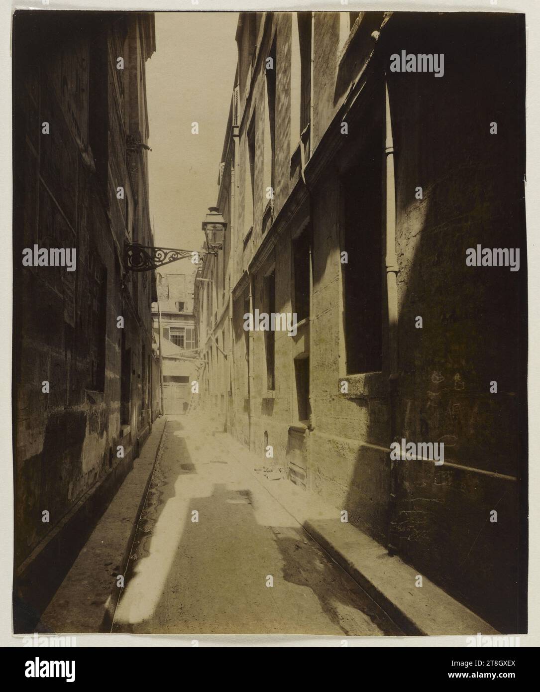 Prospettiva di rue Pierre-au-Lard, vista presa da rue du Renard, 4° arrondissement, Parigi, Atget, Eugène (Jean Eugène Auguste Atget), fotografo, fotografia, arti grafiche, stampa di albumi, dimensioni - lavoro: altezza: 22,5 cm, larghezza: 17,6 cm Foto Stock
