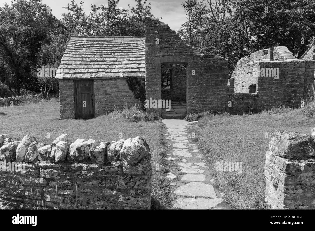 Foto di un edificio abbandonato nel villaggio di Tyneham nel Dorset Foto Stock