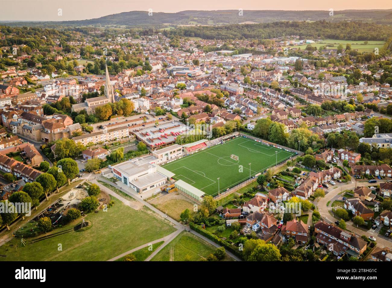 Dorking, Surrey, Regno Unito - Vista aerea dello stadio Dorking Wanderers FC Foto Stock