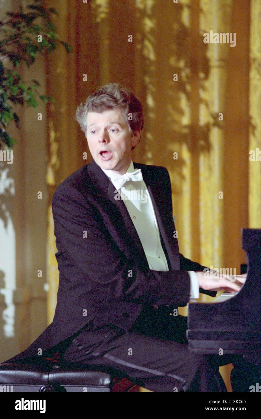 Van Cliburn nella sala est durante la cena di Stato per il segretario generale Mikhail Gorbachev dell'Unione delle Repubbliche Socialiste sovietiche. Foto Stock