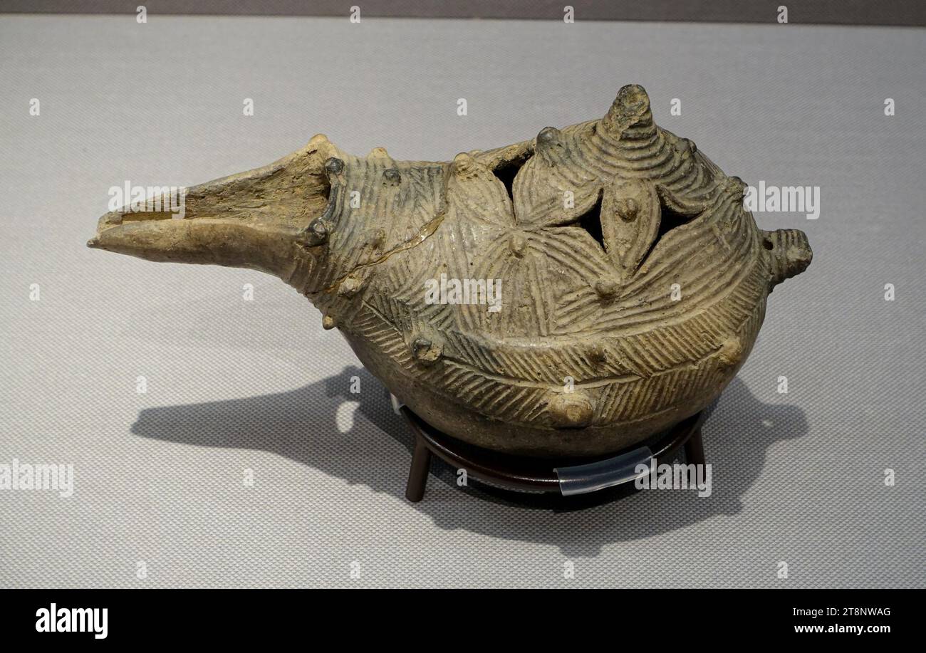 Vessel, distretto di Tohoku, Giappone, tardo periodo Jomon, 2000-1000 a.C., ceramica Foto Stock