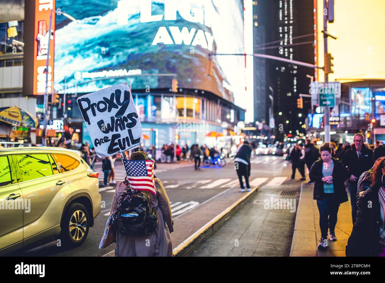 Denuncia di guerra a Time Square. 'Stop Proxy Warm.' Foto Stock