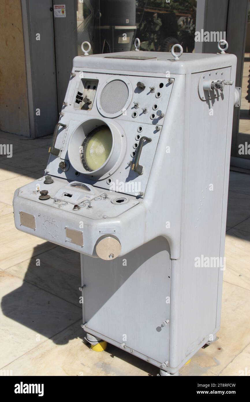 Unità radar nave del Museo ellenico della Guerra, Museo della Guerra di Atene, Atene, Grecia Foto Stock