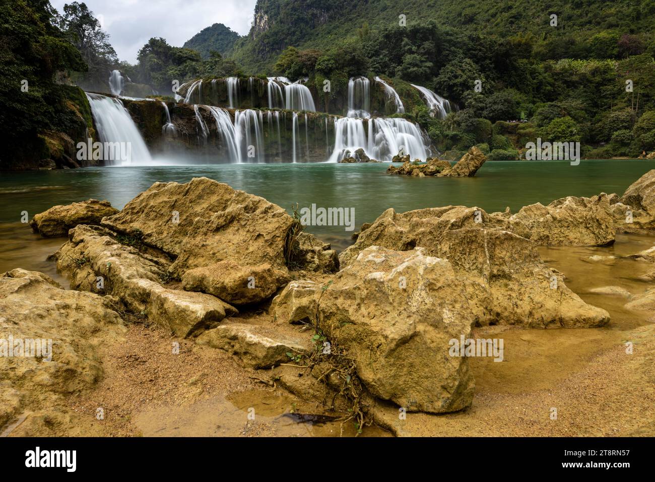 La cascata di Ban Gioc tra Vietnam e Cina Foto Stock