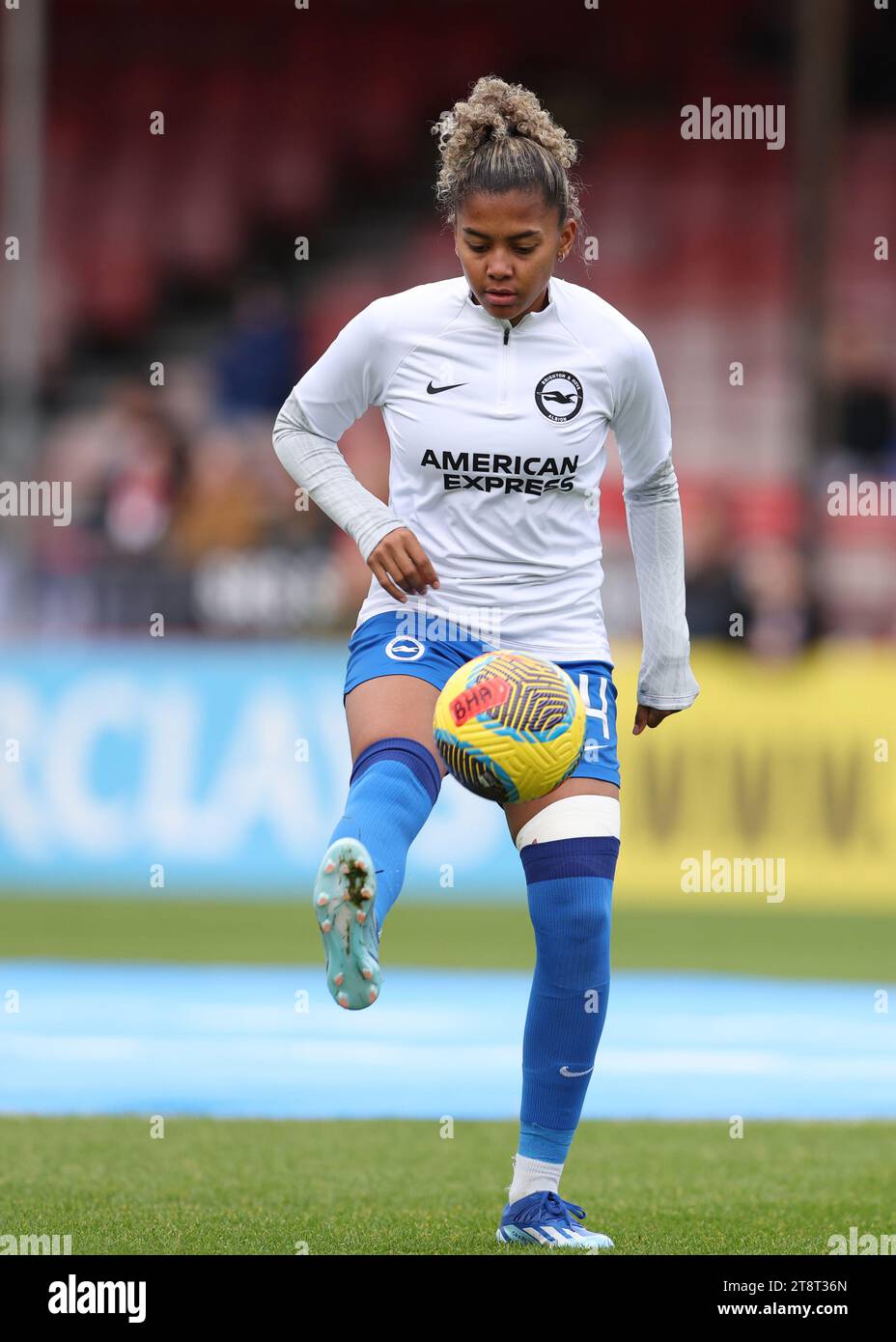 Crawley, Regno Unito. 19 novembre 2023. Durante la fa Women's Super League match al Broadfield Stadium di Crawley. Il credito fotografico dovrebbe leggere: Paul Terry/Sportimage Credit: Sportimage Ltd/Alamy Live News Foto Stock