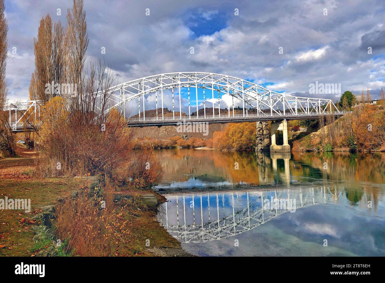 Alexandra Bridge. Otago. Nuova Zelanda, Alexandra Bridge (nuovo) fiume Clutha Foto Stock