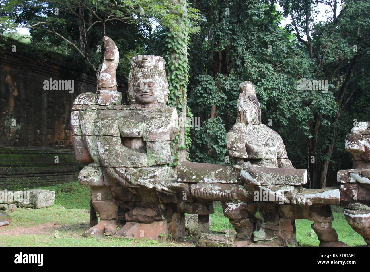 Angkor Thom Victory Gate, antica città Khmer vicino ad Angkor Wat, Siem Reap, Cambogia. Regno di Jayavarman VII, fine XII secolo, e più tardi Foto Stock