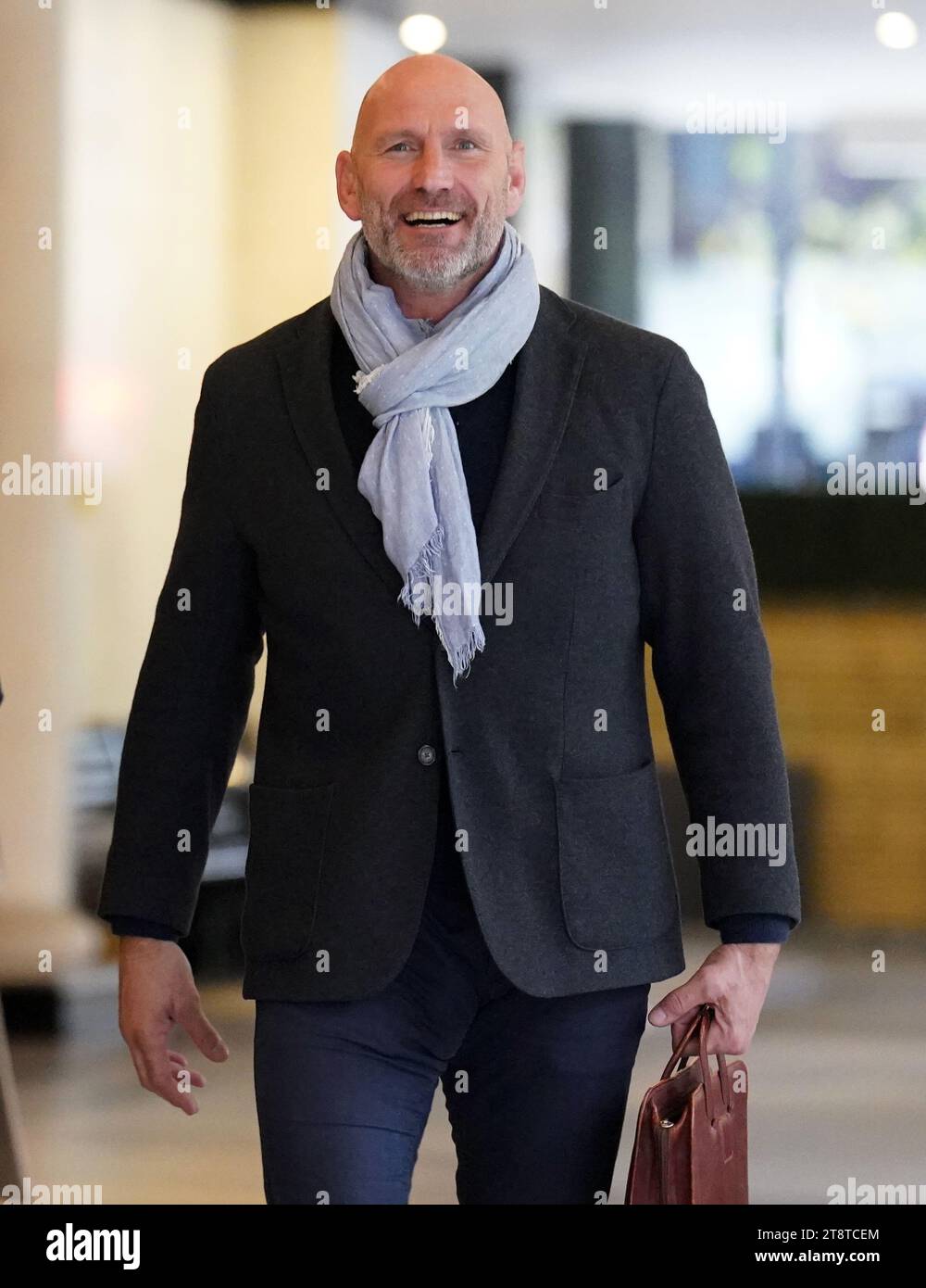 L'ex giocatore di rugby inglese Lawrence Dallaglio, lascia il Churchill Hotel, Portman Square, Londra. Data immagine: Martedì 21 novembre 2023. Foto Stock