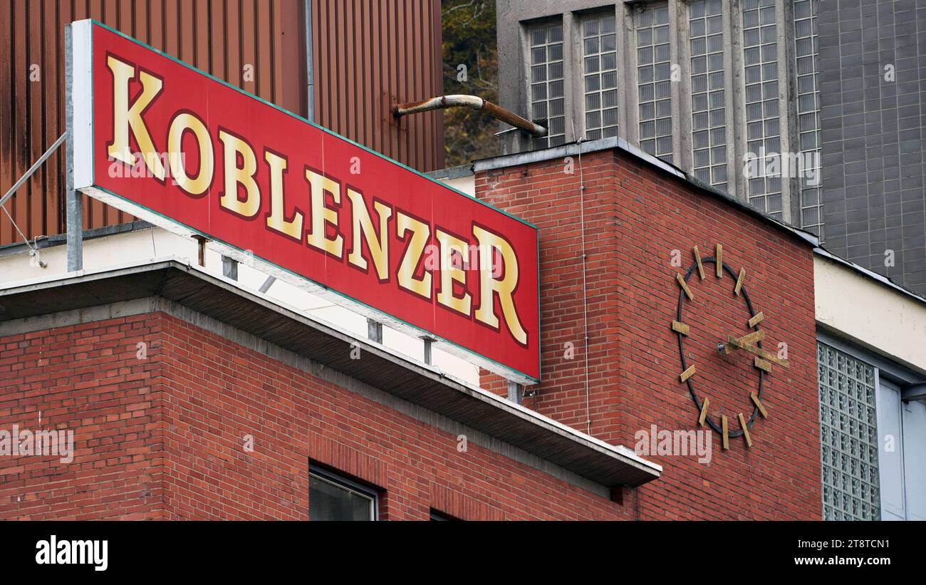 Koblenzer Brauerei beantragt Insolvenz 21.11.2023, Rheinland-Pfalz, Coblenza-Stolzenfels: Die Koblenzer Brauerei GmbH Hat AM 20.11.2023 beim Insolvenz angemeldet. Ein entsprechender Antrag der Geschäftsführung ist beim Amtsgericht Koblenz eingegangen. *** Koblenzer Brauerei files for Insolvency 21 11 2023, Rhineland-Palatinato, Coblenza Stolzenfels Koblenzer Brauerei GmbH ha presentato istanza di insolvenza il 20 11 2023 Una corrispondente domanda da parte della direzione è pervenuta al Tribunale locale di Coblenza credito: Imago/Alamy Live News Foto Stock