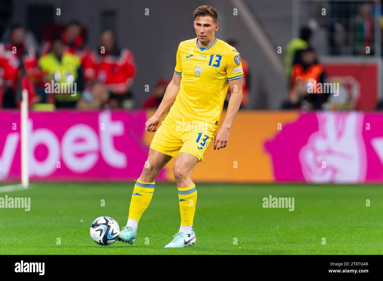 LEVERKUSEN, GERMANIA - 20 NOVEMBRE: L'Ucraina Illia Zabarnyi in azione durante il girone C - UEFA EURO 2024 European Qualifiers match tra Ucraina e Italia a BayArena il 20 novembre 2023 a Leverkusen, Germania. (Foto di Joris Verwijst/Agenzia BSR) Foto Stock