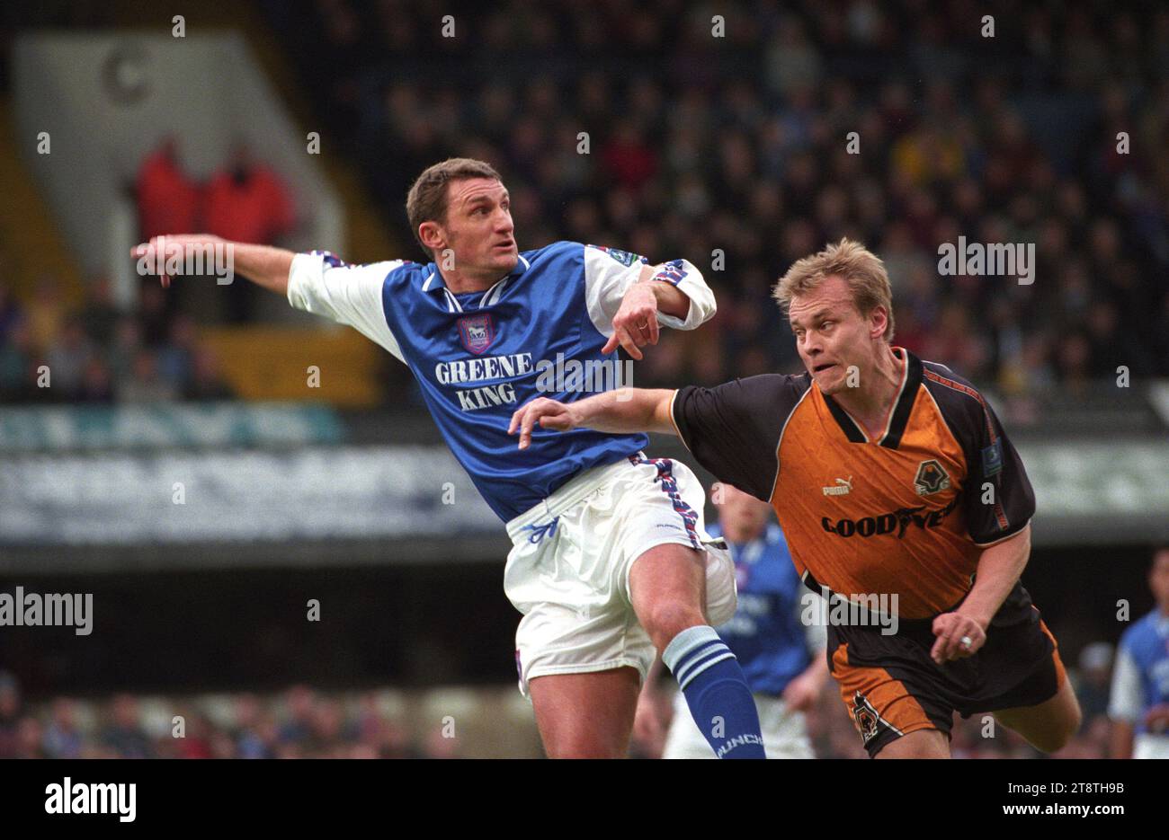 MIXU Paatelainen e Tony Mowbray Ipswich Town contro Wolverhampton Wanderers a Portman Road. 21/3/98 3-0 Foto Stock