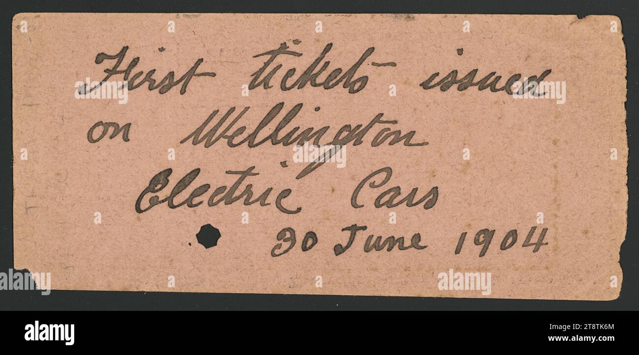 Wellington, New Zealand Corporation Tramways: Wellington, New Zealand Corporation Tramways B no 1106. Newtown - City 1904, un biglietto da un penny con una clip. Il testo recita: "Per favore distruggi questo biglietto uscendo dall'auto"; "non trasferibile". Sono elencati i percorsi: Da Mansfield Street a Clyde Quay; da Mansfield Street a Cuba Street (Ingestre St); Clyde Quay (Courtenay Place) a Oriental Bay; da Clyde Quay (Courtenay Place) a Gov. Railway Station; da Cuba St (Ingestre St) a Gov. Railway Station e Bot. Giardini; stazione ferroviaria di Gov e Thorndon Quay Foto Stock