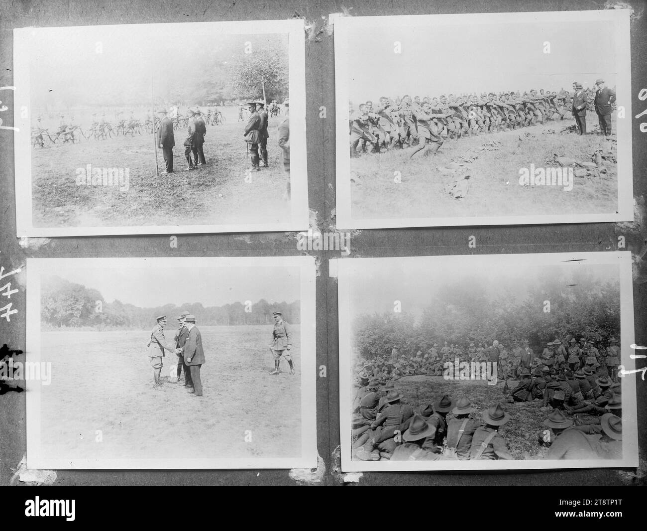 Membri ministeriali del Parlamento neozelandese in Francia durante la prima guerra mondiale, membri ministeriali neozelandesi del Parlamento a Bois-de-Warnimont, Francia durante la prima guerra mondiale Angolo in alto a destra: Massey e Ward Foto Stock