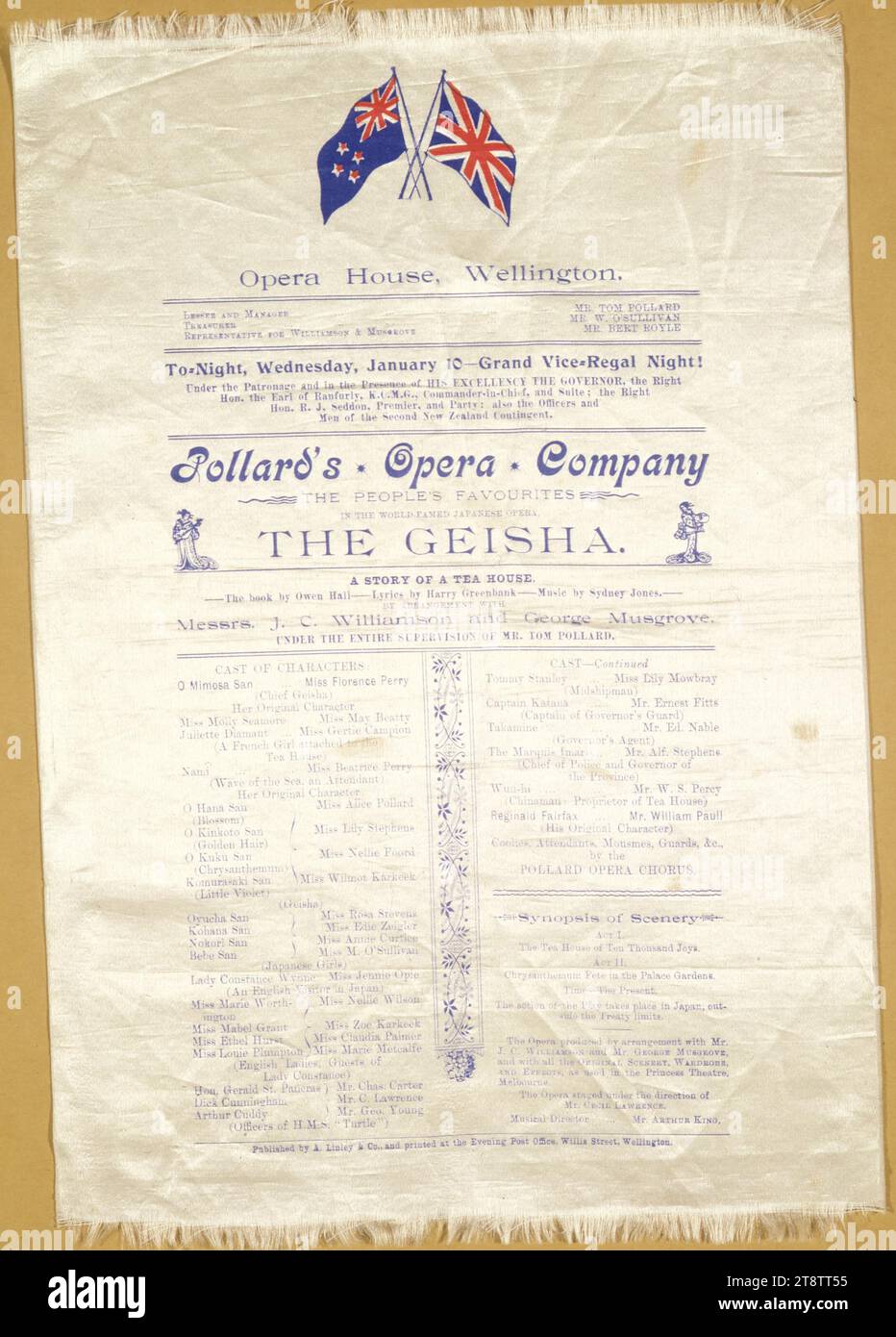 Teatro dell'opera Wellington, nuova Zelanda: Pollard's Opera Company, la compagnia d'opera preferita dalla gente, nell'opera giapponese di fama mondiale The Geisha, una storia di una casa da tè. Fino a sera, mercoledì 10 gennaio, serata Grand Vice-Regal! 1900, disposizione del testo con Union Jack e la bandiera neozelandese in alto. Lo spettacolo fu organizzato con J C Williamson e George Musgrove, sotto la supervisione di Tom Pollard. Il cast include: Miss Florence Perry, Miss May Beatty, Miss Gertie Campion, Miss Beatrice Perry, Miss Alice Pollard, Miss Lily Stephens, Miss Nellie Foord, Miss Wilmot Karkeek, Miss Rosa Stevens Foto Stock