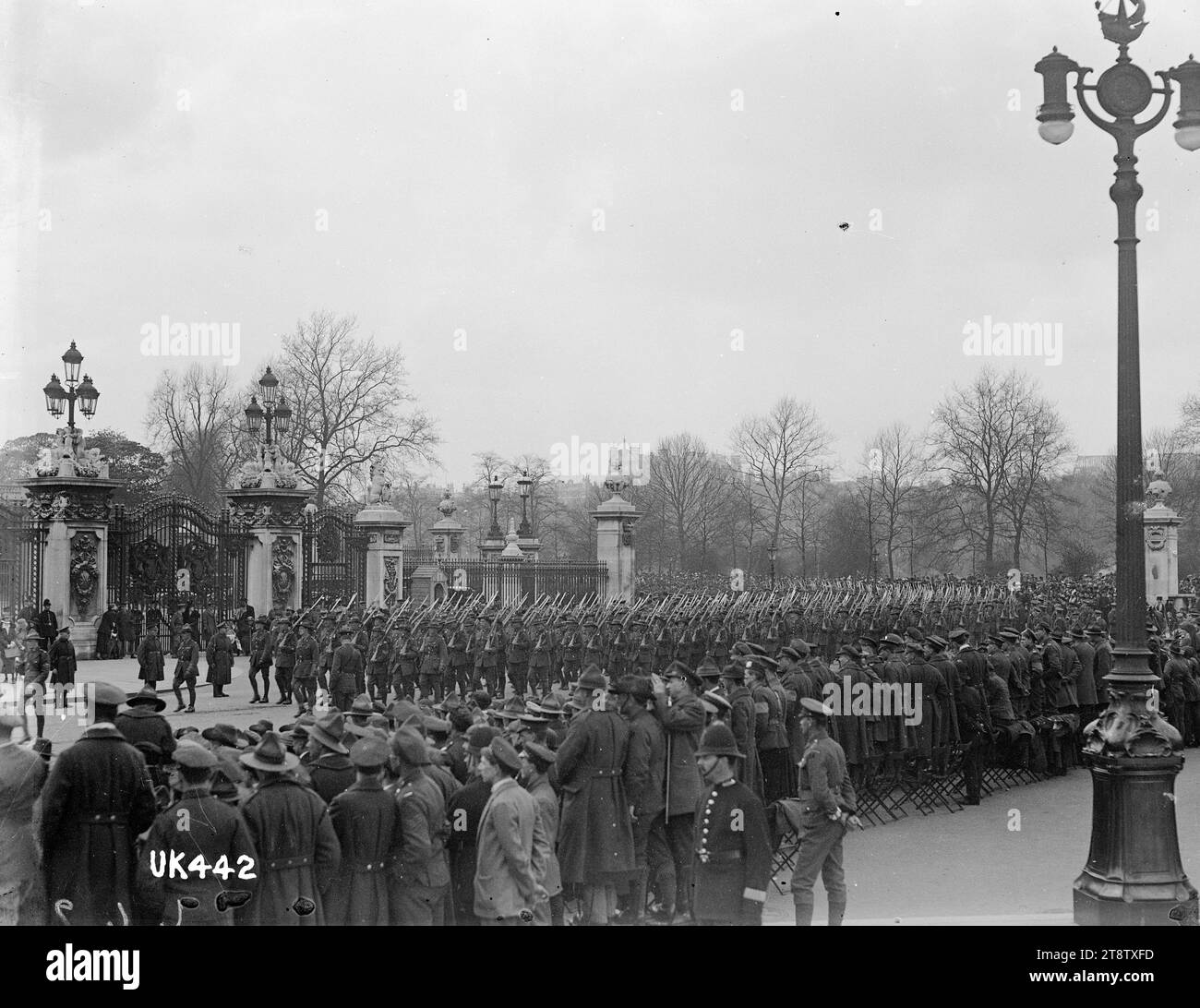 Nuova Zelanda truppe passato marzo Palazzo di Buckingham Gate dopo la I Guerra Mondiale, Maggio 1919 Foto Stock