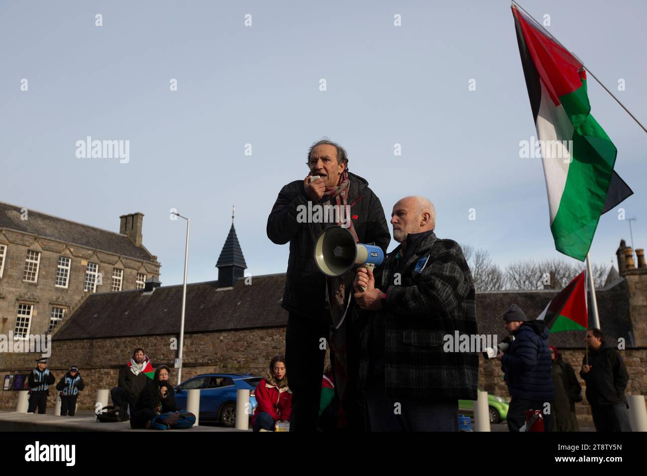 Edimburgo, Regno Unito. 22 novembre 2023. I sostenitori della Palestina si riuniscono al di fuori del Parlamento scozzese di Edimburgo foto: Pako Mera/Alamy Live News Foto Stock