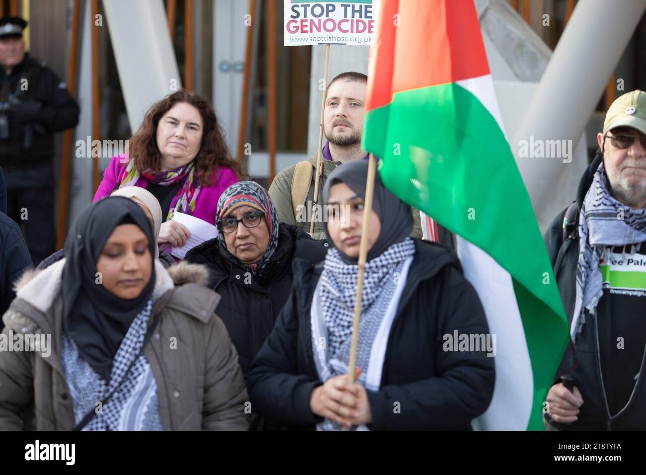 Edimburgo, Regno Unito. 22 novembre 2023. I sostenitori della Palestina si riuniscono al di fuori del Parlamento scozzese di Edimburgo foto: Pako Mera/Alamy Live News Foto Stock