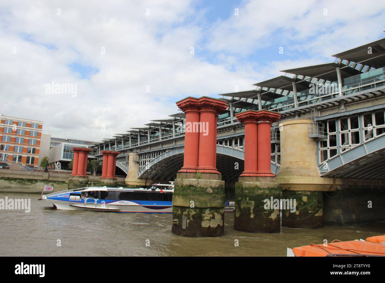 London Blackfriars Bridge, Londra, Inghilterra, Regno Unito Foto Stock