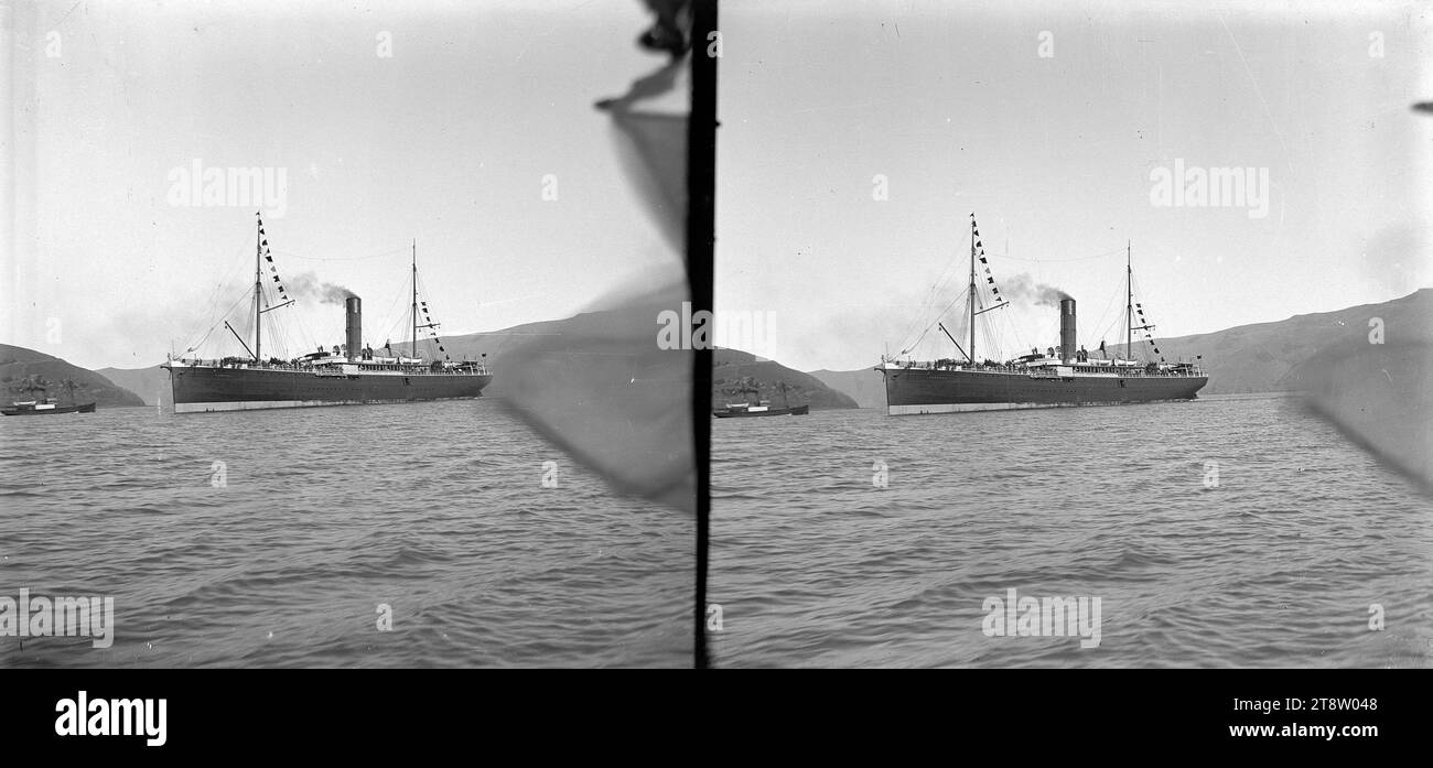 Nave a vapore Mararoa nel porto di Akaroa, Aprile 1909 Foto Stock