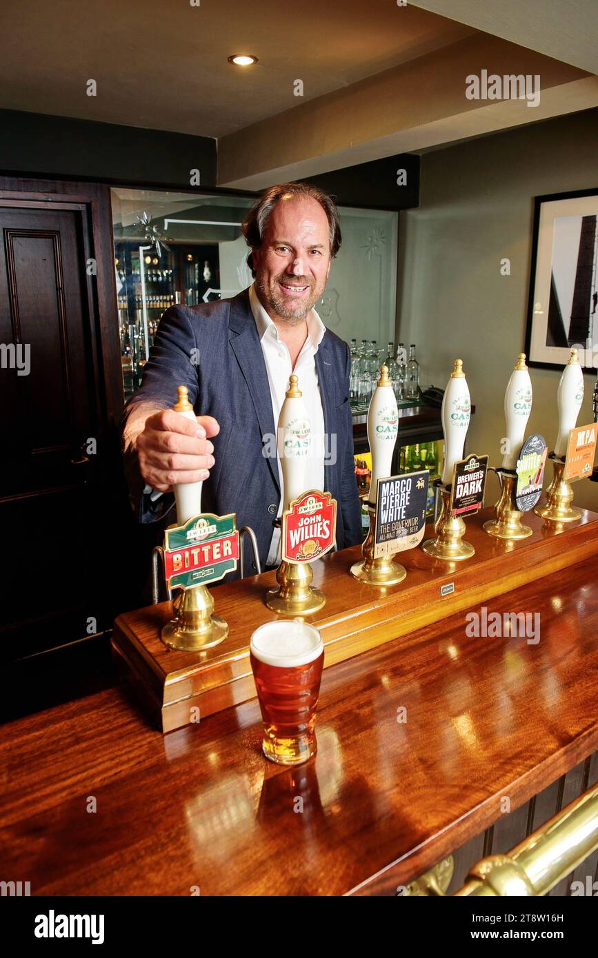 William Lees-Jones MD presso la JW Lees Brewery Foto Stock