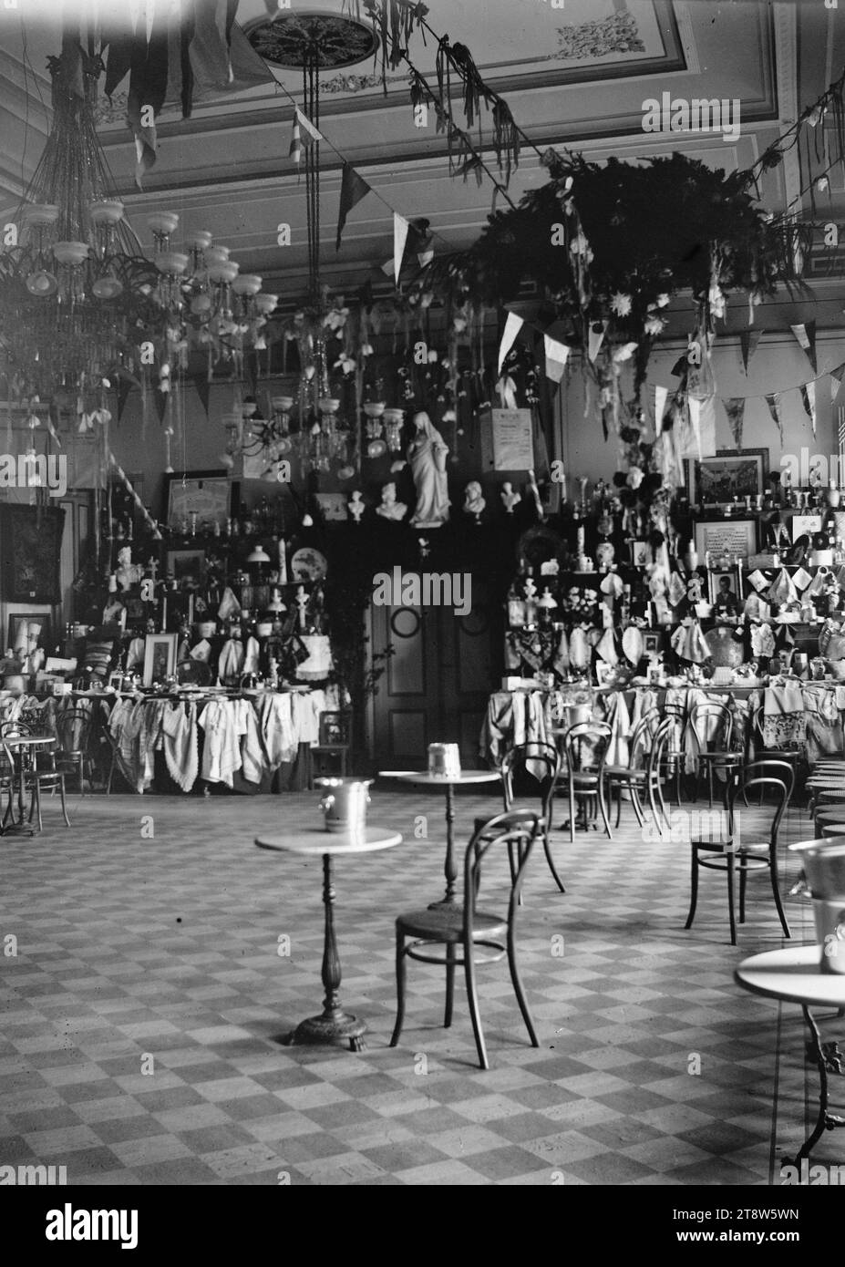 Hugo Simberg, 24.6,1873, Hamina, 12.7,1917, Ähtäri, premi della lotteria Art Association presso il municipio di Vyborg, 163 x 119 mm, cosa, interno, premio, municipio, hall, Vyborg, Victory - opera: dipinti di Hugo Simberg e Magnus Enckell presentati in una mostra alla Casa della nobiltà di Helsinki Foto Stock