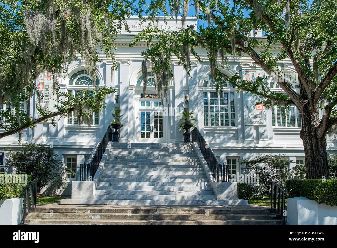 La Charleston Library Society è una biblioteca in abbonamento risalente al 1748 e la più antica istituzione culturale nel sud degli Stati Uniti. Foto Stock
